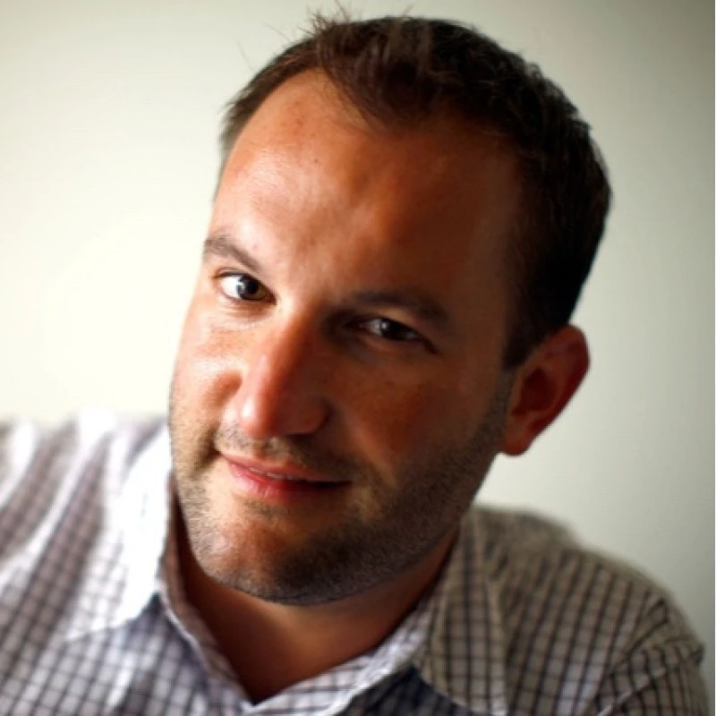 NPR 资深主持指控谷歌 AI 配音盗用其声，为负面内容背书