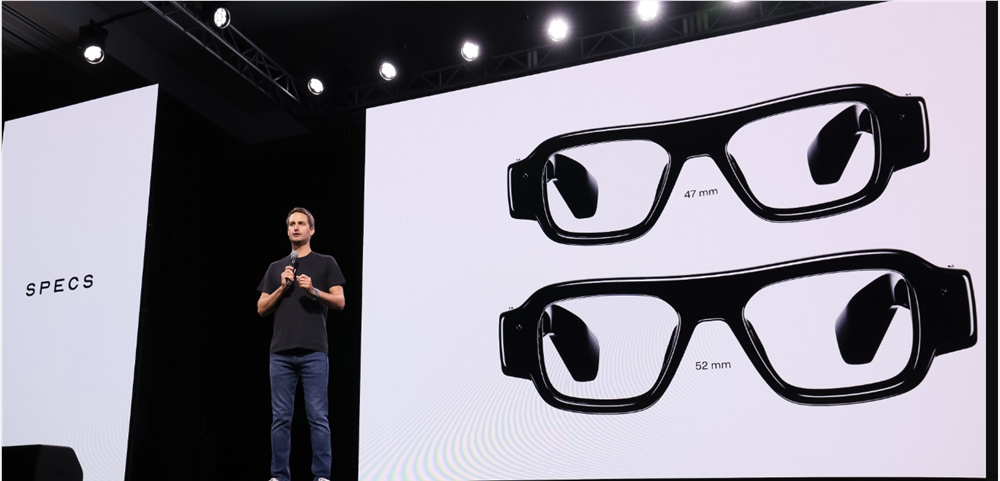 Snap发布2195美元AR眼镜SPECS，已开放预订今秋上市