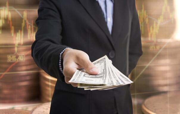 瑞银数据：AI热潮下全球富豪群体规模扩张及财富增长情况