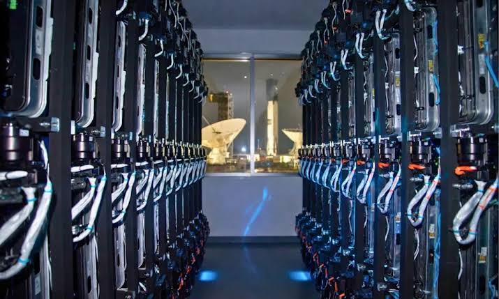 鸿海拿下SpaceX AI服务器大单,马斯克否认?520亿美元订单引关注