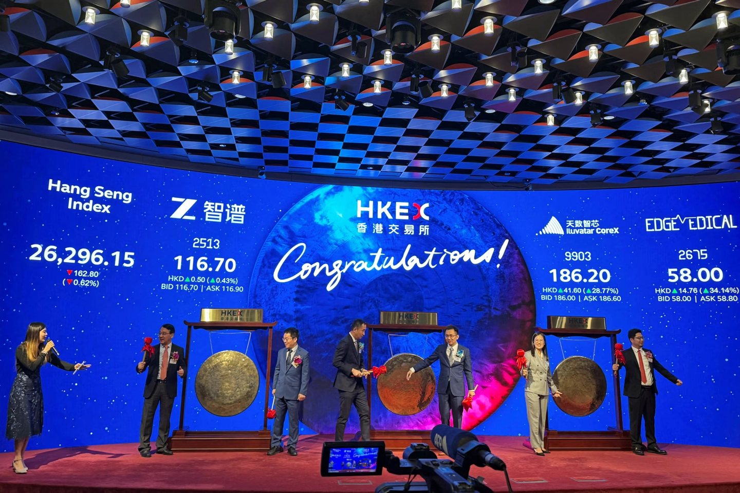 华尔街日报:中国AI模型快速追美,多因素共同推动
